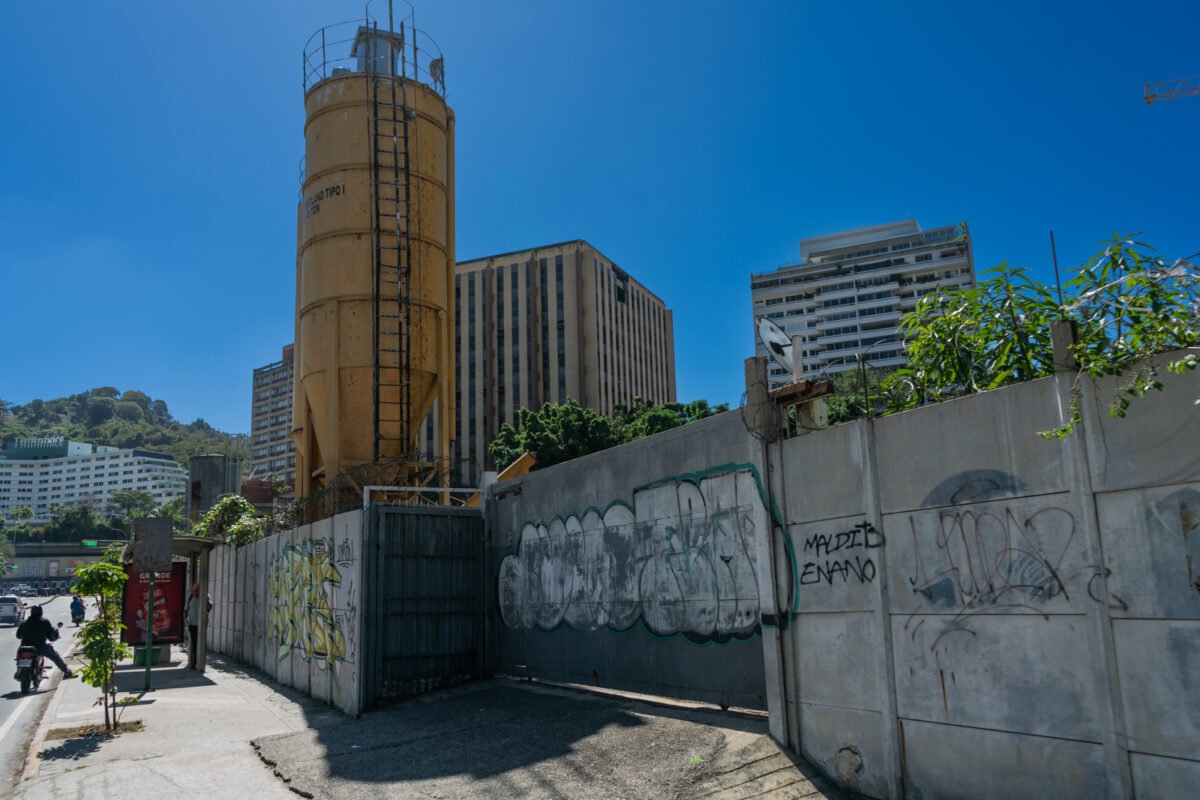 Caracas sobre el asfalto (I): las obras inconclusas del sistema Metro