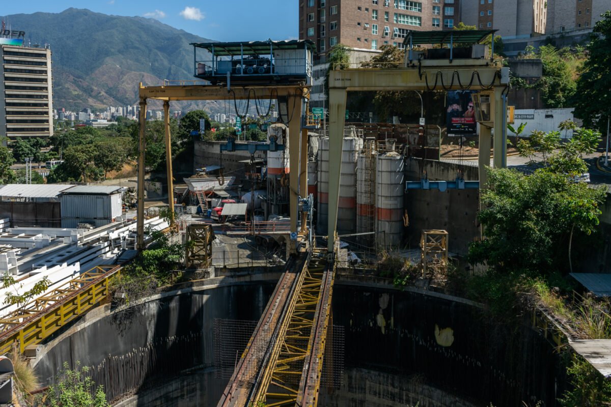 Caracas sobre el asfalto (I): las obras inconclusas del sistema Metro