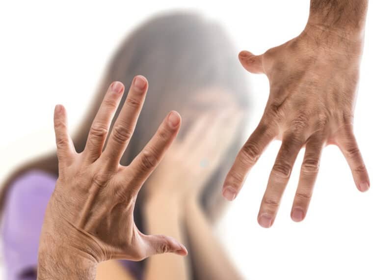 Condenaron a prisión a falso espiritista que abusó de una adolescente en Sucre