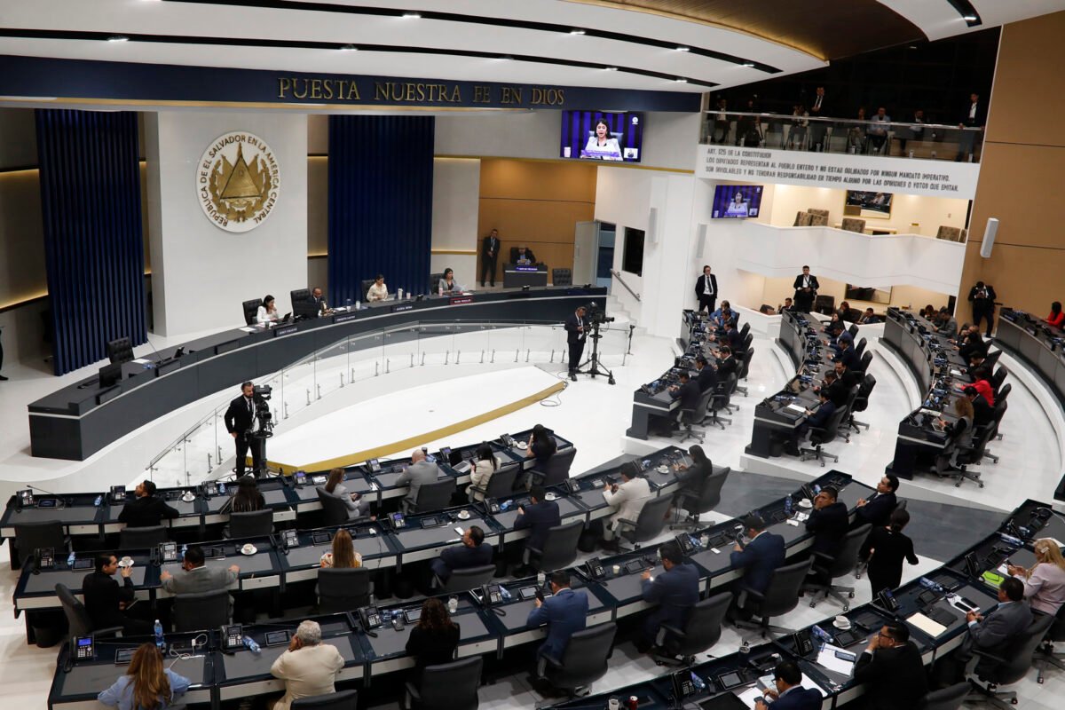 HRW: El partido de Bukele en El Salvador recorre el "mismo camino que Venezuela"