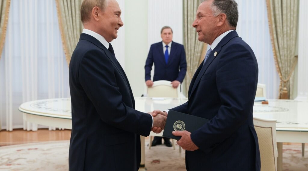 Donald Trump se plantea una reunión con Putin “muy pronto” para poner fin a la guerra