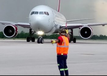 Llega a Cuba otro vuelo con inmigrantes deportados por Estados Unidos