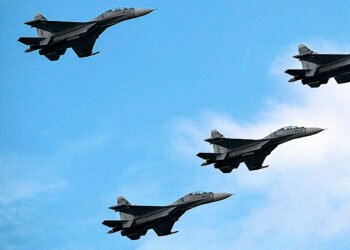 Juegos de guerra en el Caribe: Maduro y Trump miden con cazas su fuerza militar