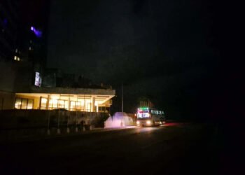 La inmensa mayoría de Cuba sigue sin corriente horas después del quinto apagón nacional en un año