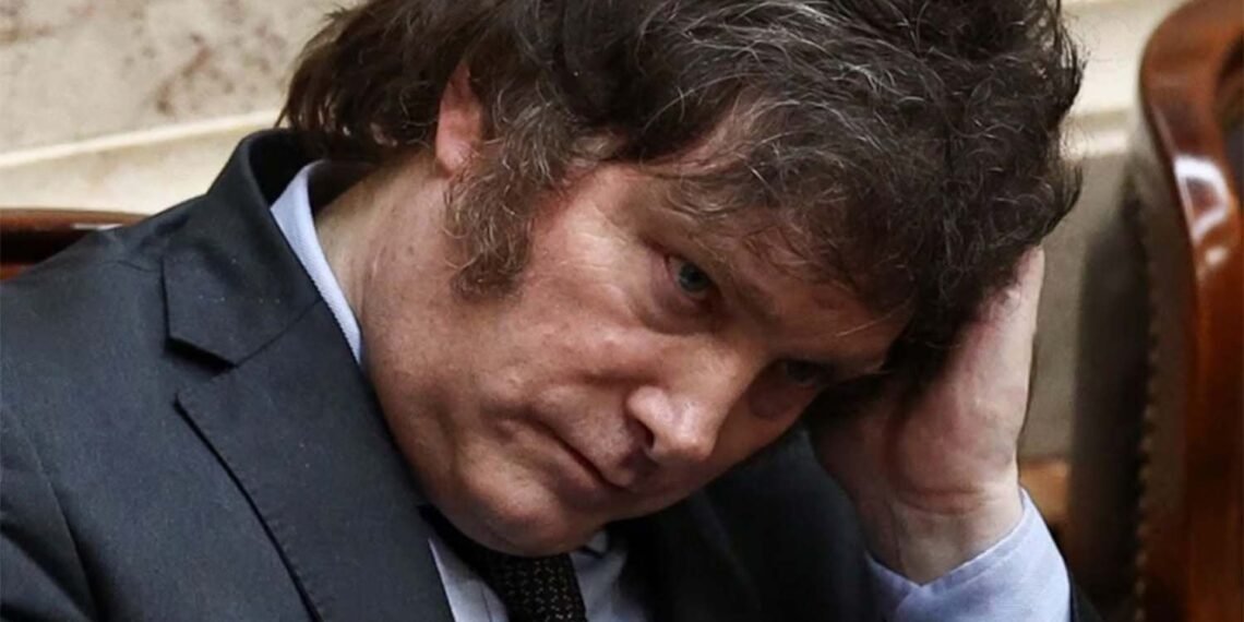 Una tormenta perfecta se cierne sobre un Milei cada vez más debilitado: «Sin la economía funcionado, el presidente es poco y nada»