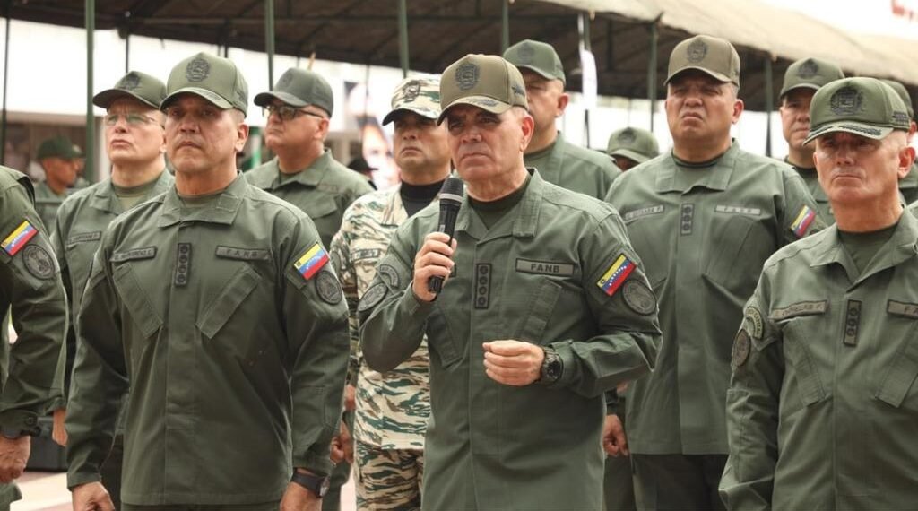 El chiste del día: Padrino López dijo que matrícula militar subió un 53 % ante «amenaza» de EEUU