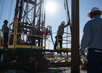 Bloomberg: El petróleo sube tras la orden de Trump de bloquear petroleros en Venezuela