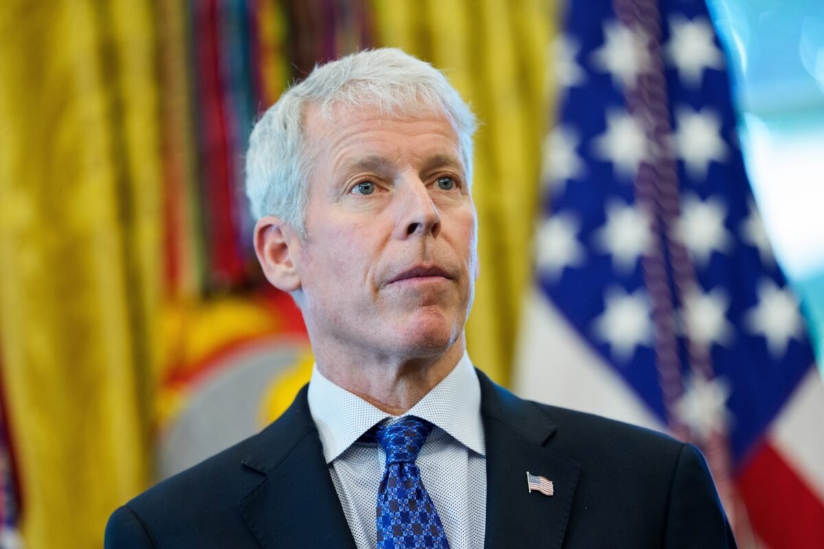 Estados Unidos dijo que controlará la venta de petróleo de Venezuela por tiempo “indefinido”