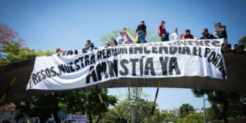 En Caracas los estudiantes impulsaron un canto infinito de paz por el Día de la Juventud