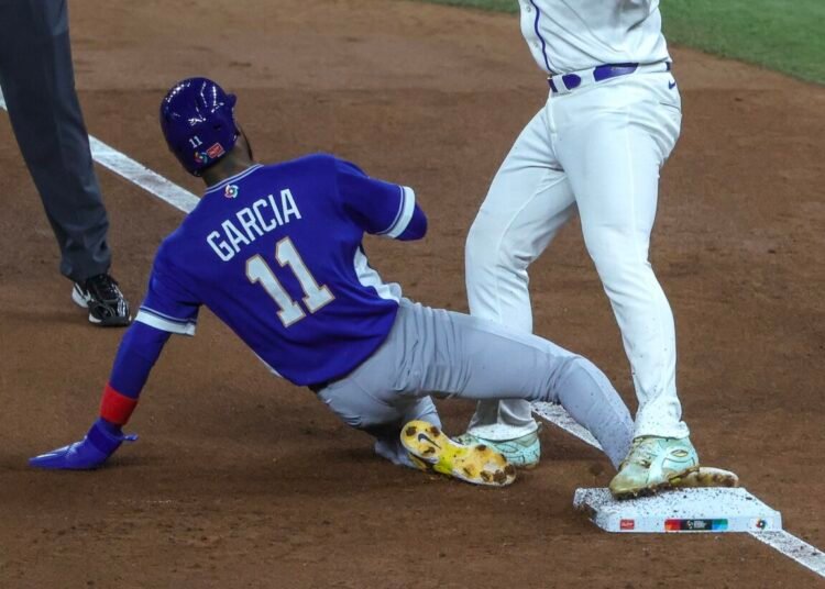 Venezuela remontó ante Italia y avanzó a su primera final del Clásico Mundial de Beisbol