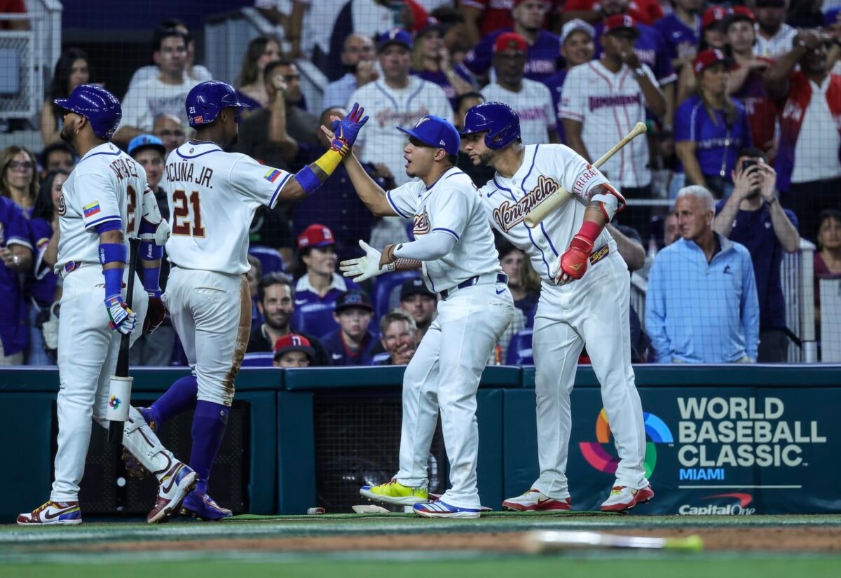 En imágenes: así se vive la previa del República Dominicana vs. Venezuela en Miami
