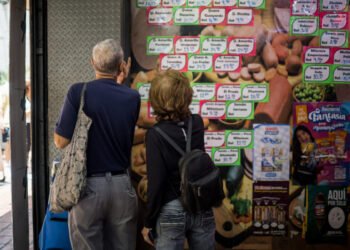 El Tiempo: Venezolanos no sienten el cambio en su bolsillo a tres meses de la captura de Maduro