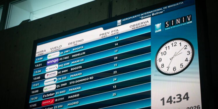 El primer vuelo Caracas-Miami trajo nuevas expectativas a un país lleno de incertidumbres